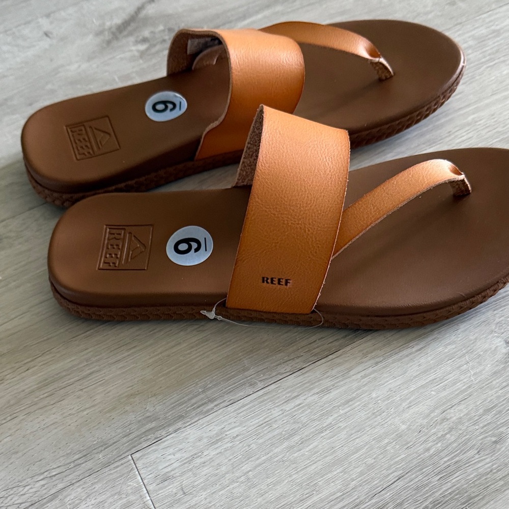 Reef Tan Leather Sandals - Picture 2 of 3